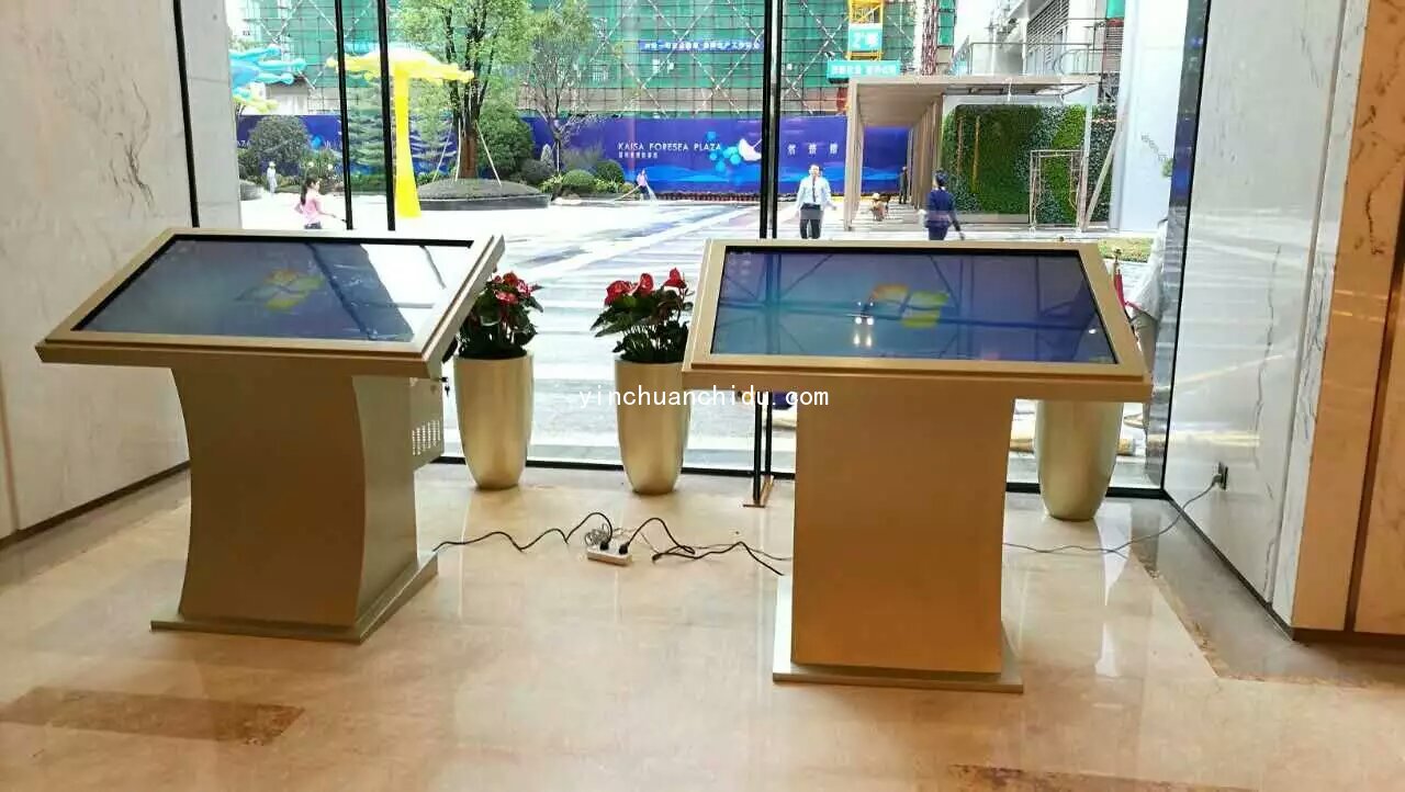某房地产售楼部卧式触摸一体机