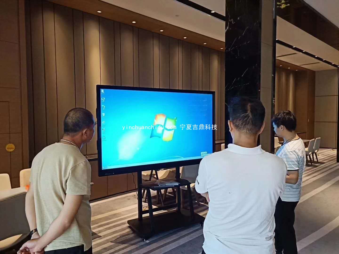 银川触摸一体机