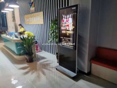 案例更新：星起点艺术培训学校采购银川立式50寸广告机