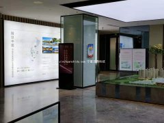 银川立式广告机，售楼部两台安装调试完毕